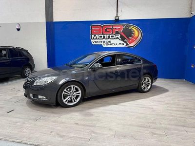 Usado Opel Insignia Sport 160 CV (117 kW) 2010 Gris / plata Berlina