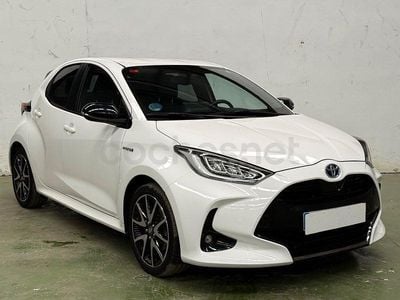 Usado Toyota Yaris Hybrid Style 116 CV (85 kW) 2021 Blanco Berlina