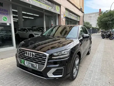 Usado Audi Q2 Design 116 HP (85 kW) 2017 Preto SUV