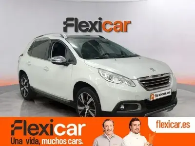 Usado Peugeot 2008 Active 110 CV (80 kW) 2015 Blanco SUV