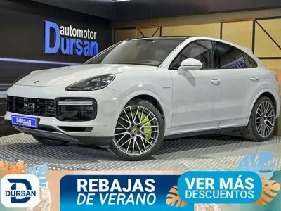 Usado Porsche Cayenne Turbo S E-Hybrid 680 CV (500 kW) 2022 Gris / plata SUV
