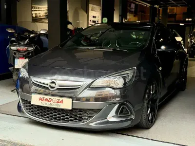 Usado Opel Astra GTC OPC 280 CV (205 kW) 2012 Negro Berlina