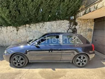 Usado Audi A3 Attraction 150 CV (110 kW) 1999 Azul Utilitario