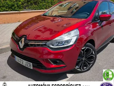 Begagnad Renault Clio IV 90 HK (66 kW) 2017 Röd Sedan