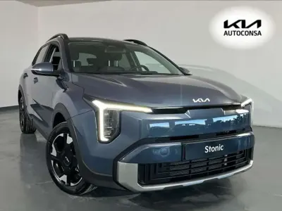Usado Kia Stonic 116 HP (85 kW) 2025 Azul SUV