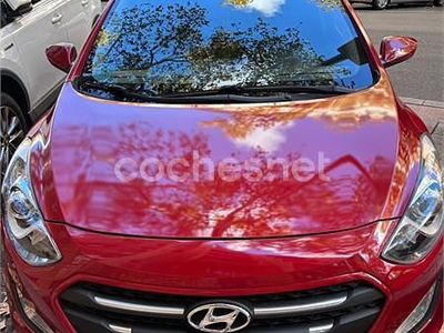 Rojo Usado 2015 Hyundai i30 Berlina | 7500 € (Precio justo)