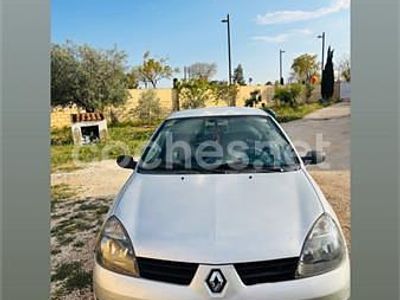 Usado Renault Clio II Authentique 60 CV (44 kW) 2006 Gris / plata Berlina
