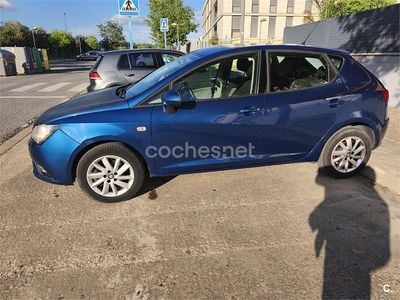 Usado Seat Ibiza I-Tech 105 CV (77 kW) 2014 Azul Berlina