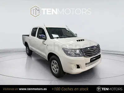 Używany Toyota HiLux 144 KM (105 kW) 2013 Biały Pickup