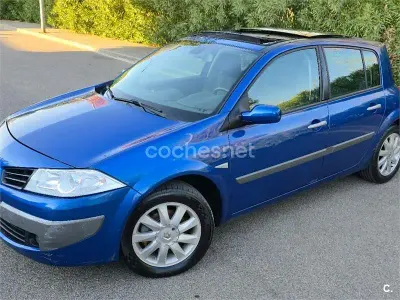 Usado Renault Mégane III Dynamique 130 CV (95 kW) 2008 Azul Berlina