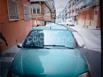 Usado Ford Fiesta Ambiente 60 CV (44 kW) 2001 Verde Utilitario