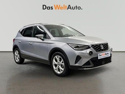 Usado Seat Arona FR 116 CV (85 kW) 2024 Gris plata SUV
