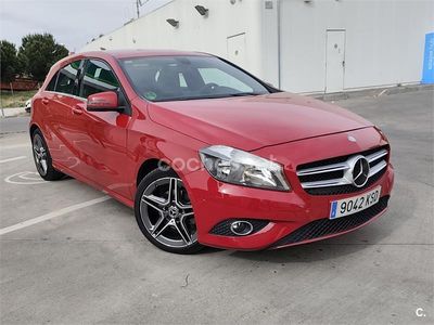Usado Mercedes A180 AMG line 122 CV (89 kW) 2015 Rojo Berlina