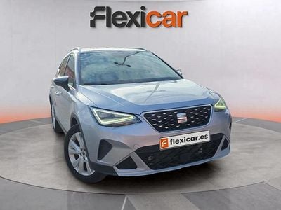 Usado Seat Arona Xperience 110 CV (80 kW) 2022 Gris SUV