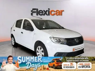 Usado Dacia Sandero Acces 75 CV (55 kW) 2018 Blanco Utilitario