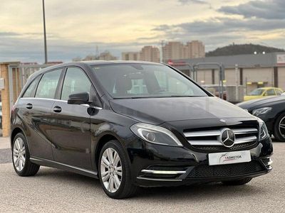 Usado Mercedes B180 109 CV (80 kW) 2014 Negro Monovolumen