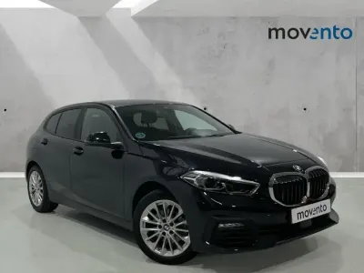Usado BMW 118 Comfort Edition 140 CV (102 kW) 2022 Negro Utilitario