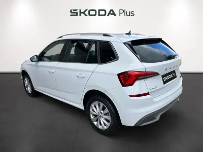 Usado Skoda Kamiq 110 CV (80 kW) 2022 Blanco SUV