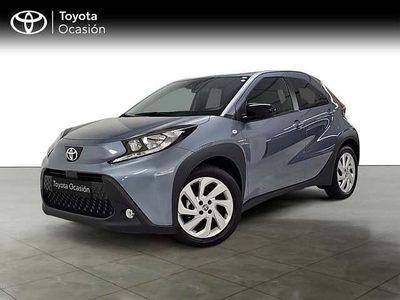 Usado Toyota Aygo X Play 72 CV (52 kW) 2025 Azul SUV