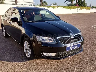 Usado Skoda Octavia Ambition 105 CV (77 kW) 2013 Negro Berlina