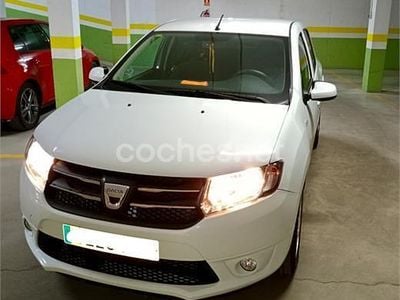 Blanco Usado 2014 Dacia Sandero Lauréate Berlina | 5800 € (Precio justo)