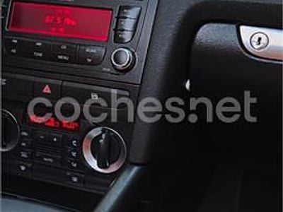 Usado Audi A3 Cabriolet Attraction 140 CV (102 kW) 2009 Rojo Descapotable