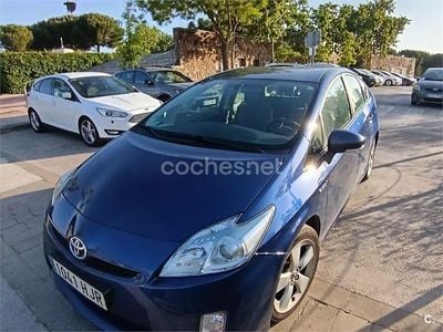 Begagnad Toyota Prius Advance 136 HK (100 kW) 2012 Blå Sedan