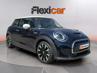 Usado Mini Cooper SE 135 kW (184 CV) 2021 Azul Utilitario