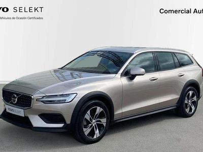 Usado Volvo V60 CC Core 197 CV (144 kW) 2023 Familiar