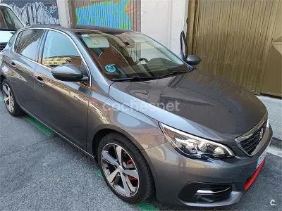 Usado Peugeot 308 Allure 110 CV (80 kW) 2020 Gris / plata Berlina
