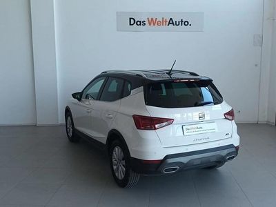 Usado Seat Arona Style Plus 110 CV (80 kW) 2021 Blanco SUV