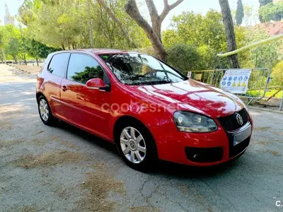 Usado VW Golf IV Highline 115 CV (84 kW) 2005 Rojo Berlina