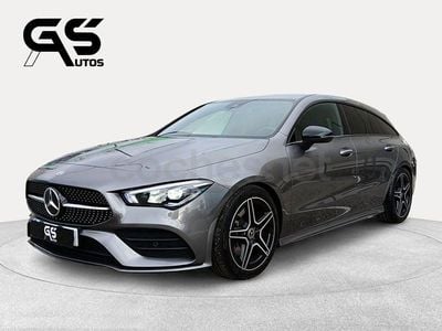 Usado Mercedes CLA200 Shooting Brake 150 CV (110 kW) 2023 Gris / plata Familiar