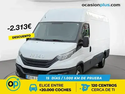 Begagnad Iveco Daily 156 HK (114 kW) 2022 Vit Sedan