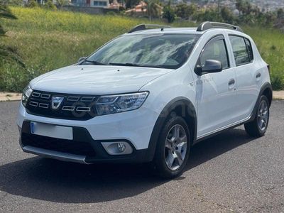 Usado Dacia Sandero Comfort 90 CV (66 kW) 2019 Blanco Berlina