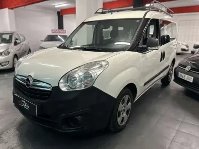 Usado Opel Combo 95 CV (69 kW) 2018 Blanco Monovolumen