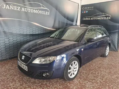 Usado Seat Exeo Reference 120 CV (88 kW) 2012 Azul Berlina