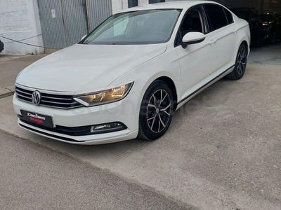Usado VW Passat Advance 120 CV (88 kW) 2015 Blanco Berlina