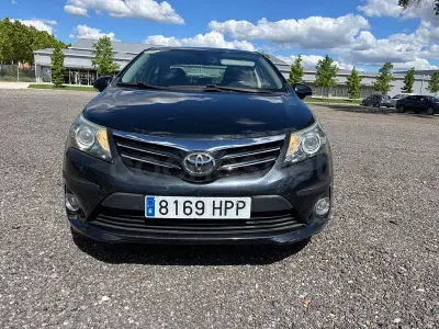 Usado Toyota Avensis Advance 124 CV (91 kW) 2013 Negro Berlina