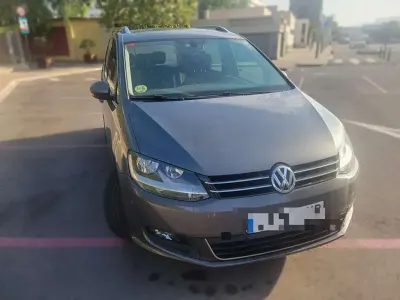 Usado VW Sharan Advance 140 CV (102 kW) 2014 Gris Monovolumen