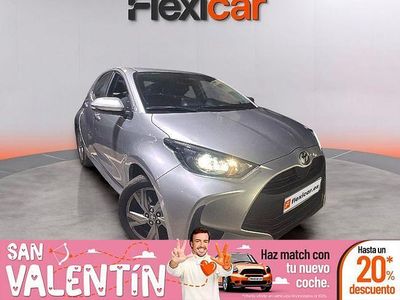 Gris Usado 2024 Toyota Yaris Hybrid Active | 19.990 € (Buen precio)