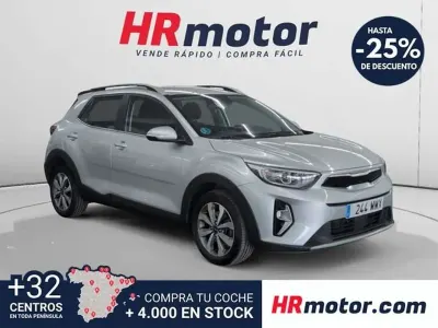 Usado Kia Stonic 101 HP (74 kW) 2024 Cinzento SUV