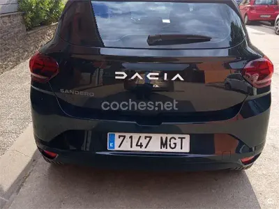 Usado Dacia Sandero Expression 101 CV (74 kW) 2023 Negro Berlina