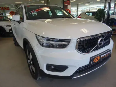 Usado Volvo XC40 Momentum 129 CV (94 kW) 2021 Blanco SUV