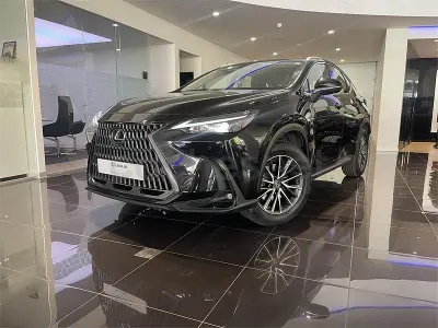 Usado Lexus NX350h Business Edition 242 CV (177 kW) 2022 Gris / plata SUV