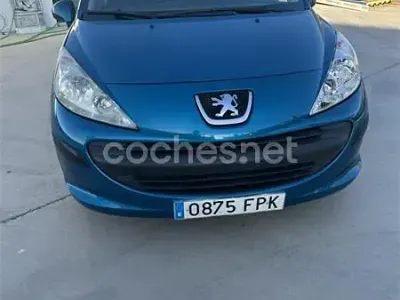 Usado Peugeot 207 70 CV (51 kW) 2007 Azul Berlina