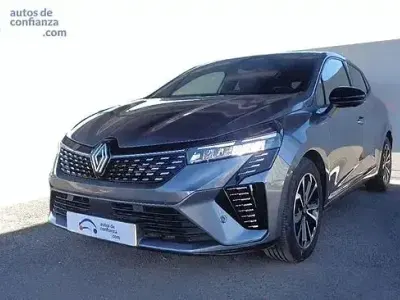 Usado Renault Clio Techno 100 CV (73 kW) 2025 Gris Utilitario