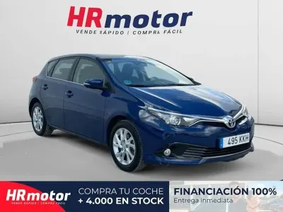 Usado Toyota Auris Business Edition 116 CV (85 kW) 2018 Azul Utilitario
