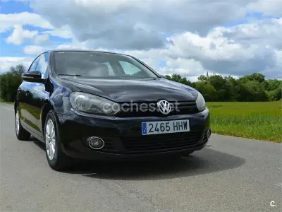 Usado VW Golf VII Advance 105 CV (77 kW) 2012 Negro Berlina
