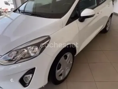 Usado Ford Fiesta Trend 85 CV (62 kW) 2018 Blanco Utilitario
